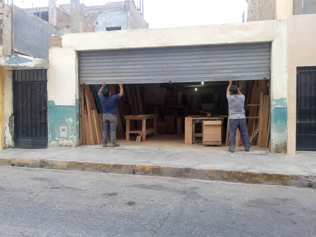 Operarios en un taller